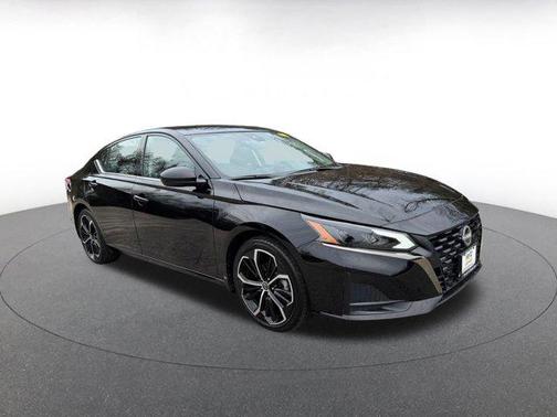 2025 Nissan Altima SR FWD