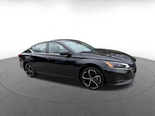 2025 Nissan Altima SR FWD