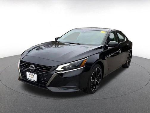 2025 Nissan Altima SR FWD