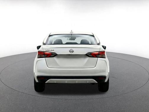 Brilliant Silver Metallic 2025 Nissan Versa 1.6 SV