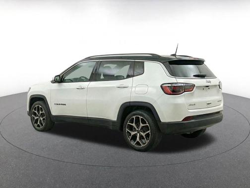 Bright White Clearcoat 2025 Jeep Compass Limited