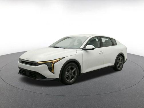 Snow White Pearl 2025 Kia K4 LXS