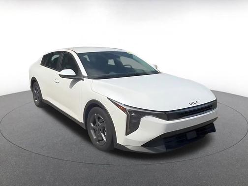 Snow White Pearl 2025 Kia K4 LXS