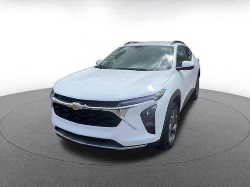 Summit White 2025 Chevrolet Trax LT