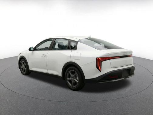 Snow White Pearl 2025 Kia K4 LXS
