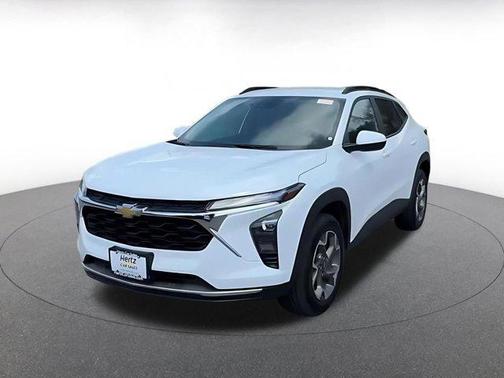 Summit White 2025 Chevrolet Trax LT