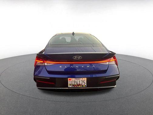 2025 Hyundai ELANTRA SEL