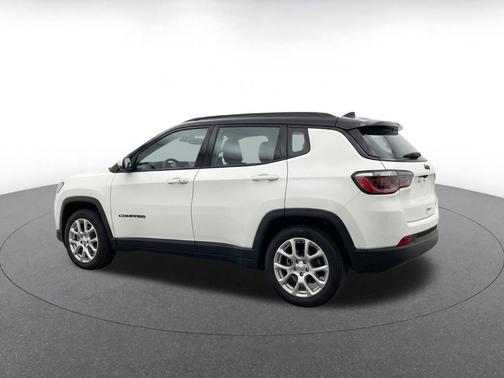 Bright White Clearcoat 2025 Jeep Compass Limited