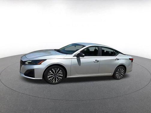 Brilliant Silver Metallic 2025 Nissan Altima SV FWD