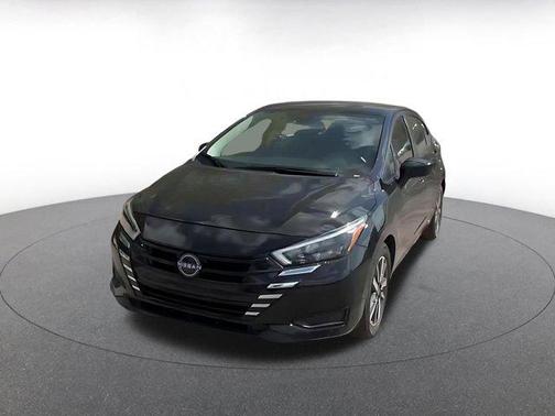 Super Black 2025 Nissan Versa 1.6 SV