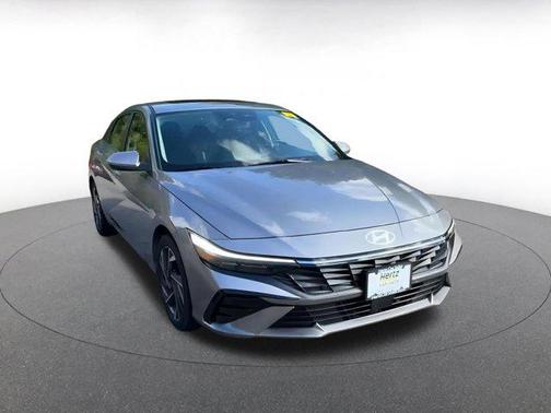 2025 Hyundai ELANTRA SEL