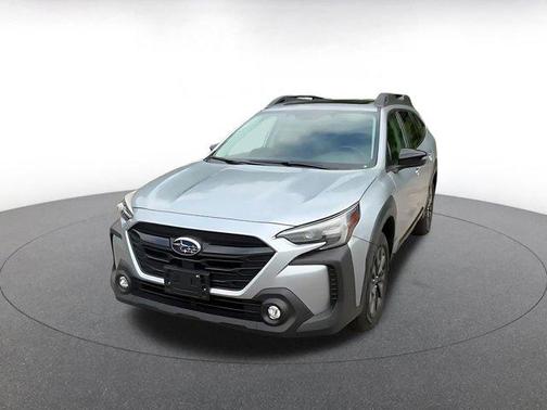 Ice Silver Metallic 2025 Subaru Outback Onyx Edition