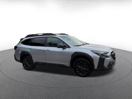 Ice Silver Metallic 2025 Subaru Outback Onyx Edition
