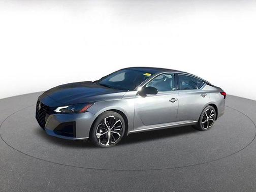 2025 Nissan Altima SR FWD