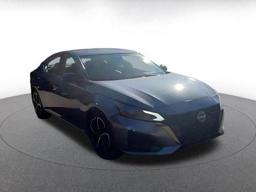 2025 Nissan Altima SR FWD