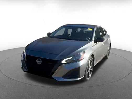 2025 Nissan Altima SR FWD