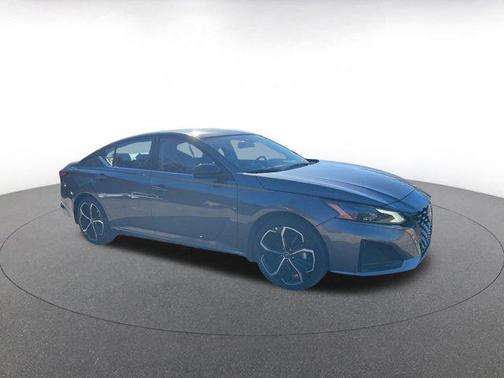 2025 Nissan Altima SR FWD