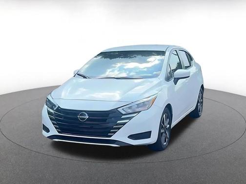 Aspen White Tricoat 2025 Nissan Versa 1.6 SV