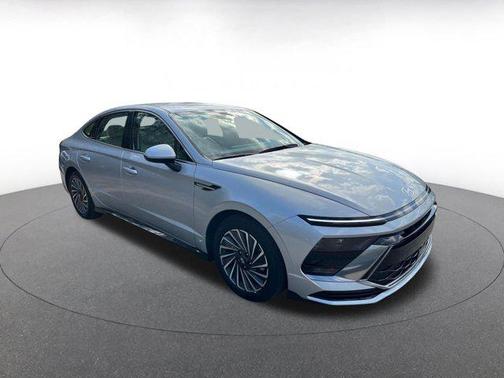 2025 Hyundai SONATA Hybrid SE