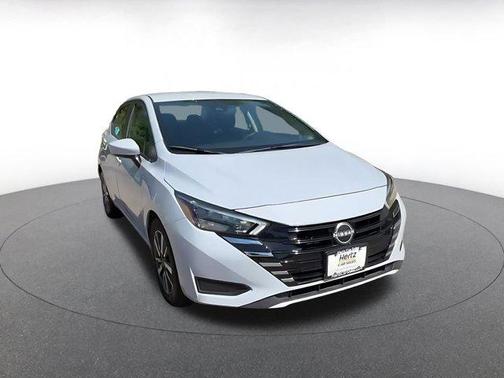 Gray Sky Pearl 2025 Nissan Versa 1.6 SV
