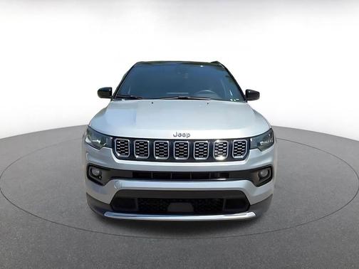 Silver Zynith Metallic Clearcoat 2025 Jeep Compass Limited