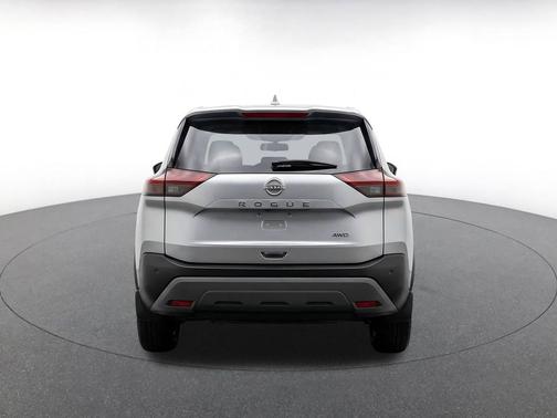 Brilliant Silver Metallic 2025 Nissan Rogue SV