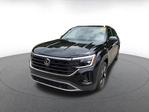 Deep Black Pearl 2025 Volkswagen Atlas Cross Sport 2.0T SE w/Technology
