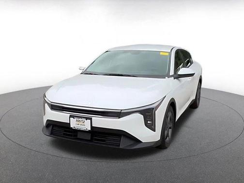 Snow White Pearl 2025 Kia K4 LXS