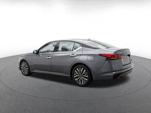 Gun Metallic 2025 Nissan Altima SV FWD