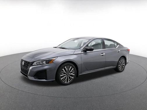 Gun Metallic 2025 Nissan Altima SV FWD