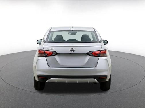 Brilliant Silver Metallic 2025 Nissan Versa 1.6 SV