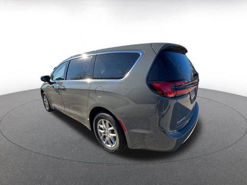 2025 Chrysler Pacifica L