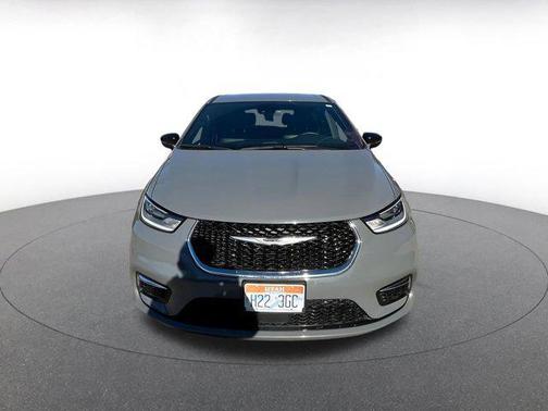 2025 Chrysler Pacifica L