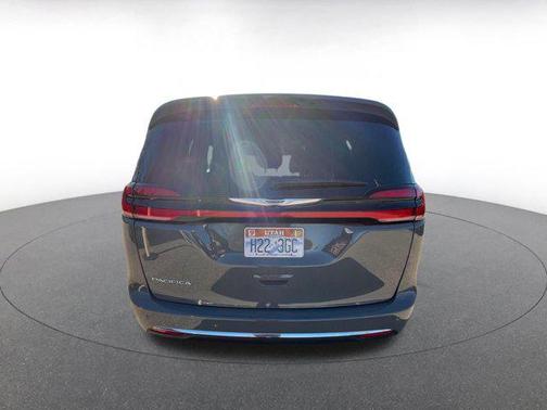 2025 Chrysler Pacifica L