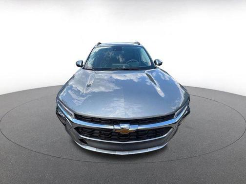 Sterling Gray Metallic 2025 Chevrolet Trax LT