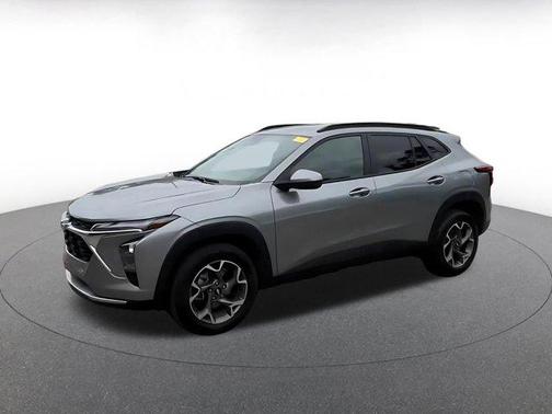 Sterling Gray Metallic 2025 Chevrolet Trax LT