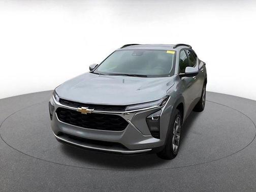 Sterling Gray Metallic 2025 Chevrolet Trax LT