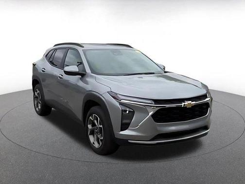 Sterling Gray Metallic 2025 Chevrolet Trax LT