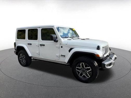 2025 Jeep Wrangler 4-Door Sahara 4x4