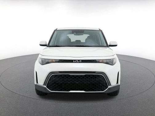 Snow White Pearl 2025 Kia Soul LX