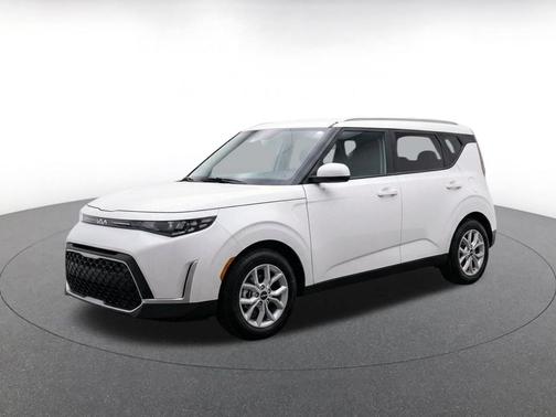 Snow White Pearl 2025 Kia Soul LX