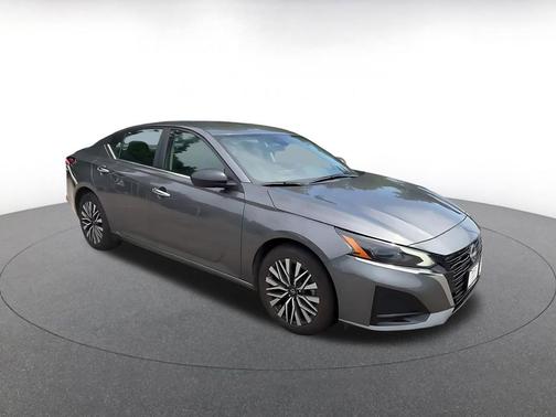 Gun Metallic 2025 Nissan Altima SV FWD