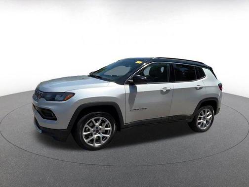 Silver Zynith Metallic Clearcoat 2025 Jeep Compass Limited
