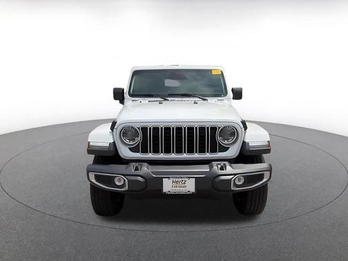 Bright White Clearcoat 2025 Jeep Wrangler Sahara