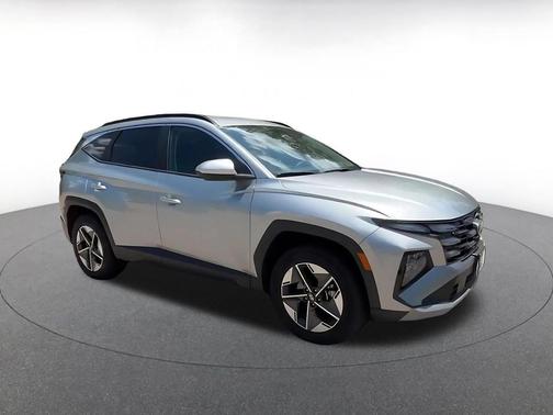Shimmering Silver 2025 Hyundai TUCSON SEL