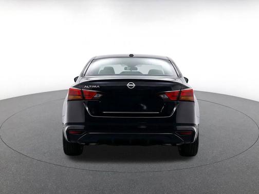 Super Black 2025 Nissan Altima SV FWD