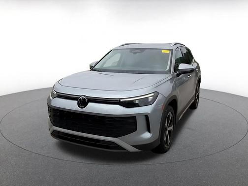 Pyrite Silver Metallic 2026 Volkswagen Tiguan 2.0T SE