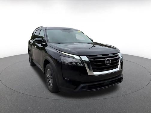 Super Black 2025 Nissan Pathfinder SV 4WD