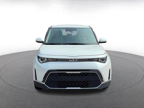 Snow White Pearl 2025 Kia Soul LX