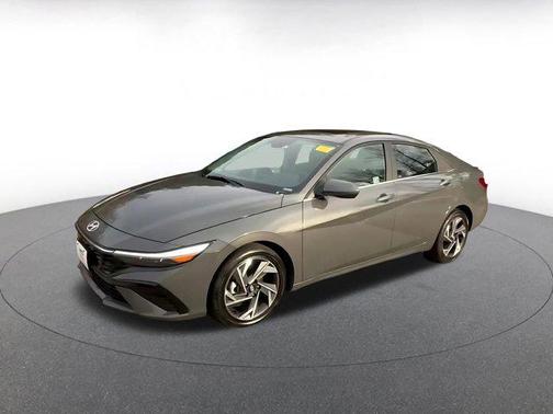 2025 Hyundai ELANTRA SEL